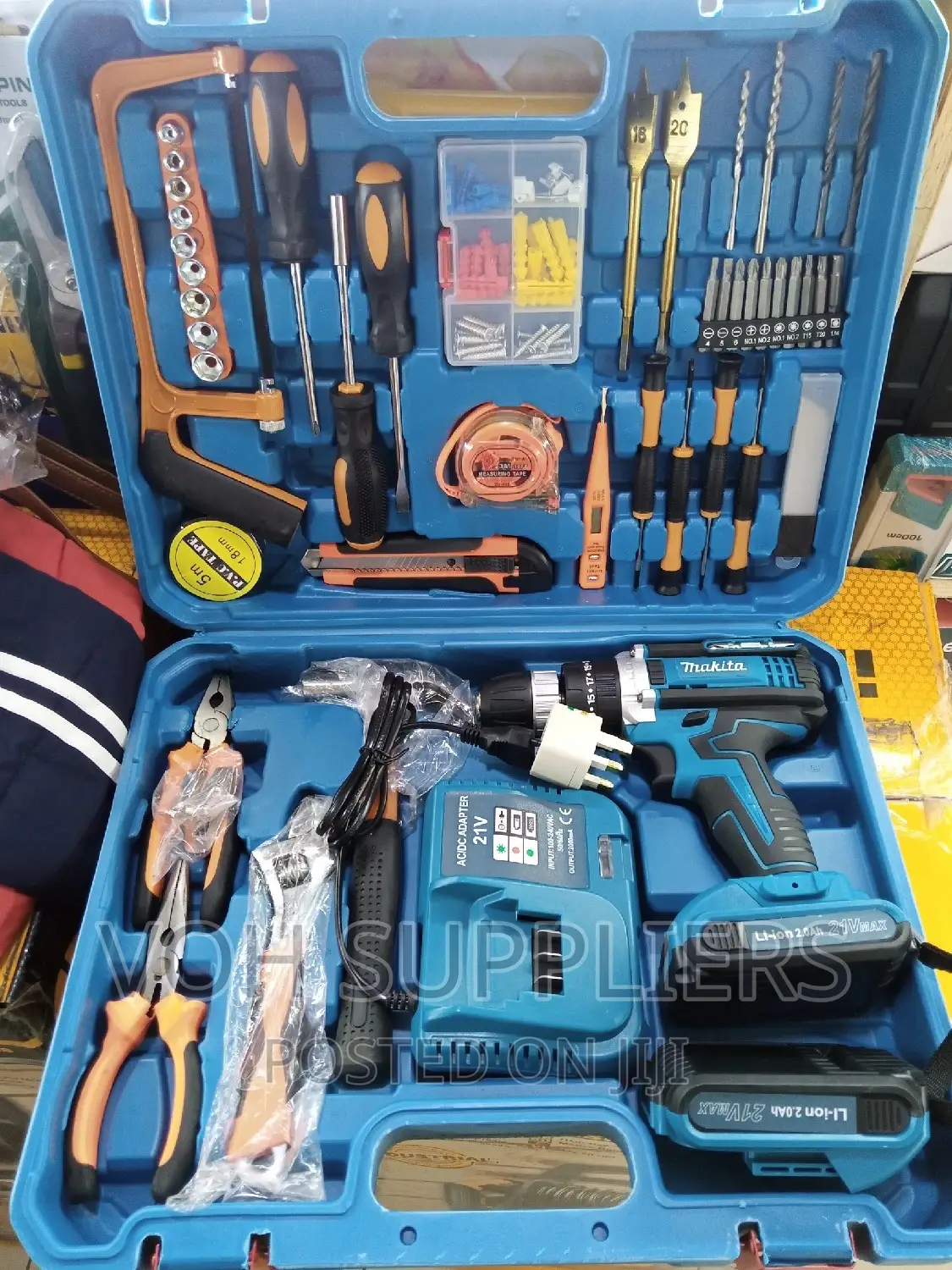 Makita Toolset With Cordless Drill