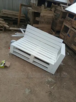 Balcony Pallets Seat