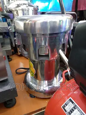 Commercials Juicer Machine