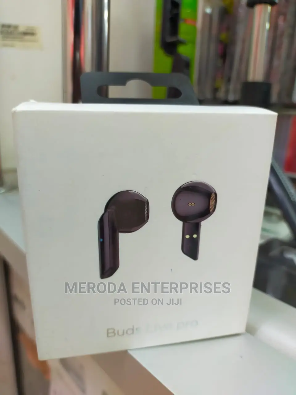 Buds Live Pro Headset