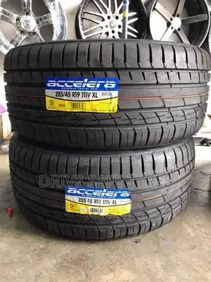285/45 R19 Accelera Tyre Made in Indonesia Nylon