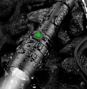 High Lumen Zoomable XML-T6 LED Flashlight