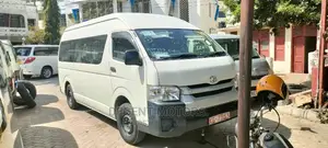Toyota HiAce 2014 White