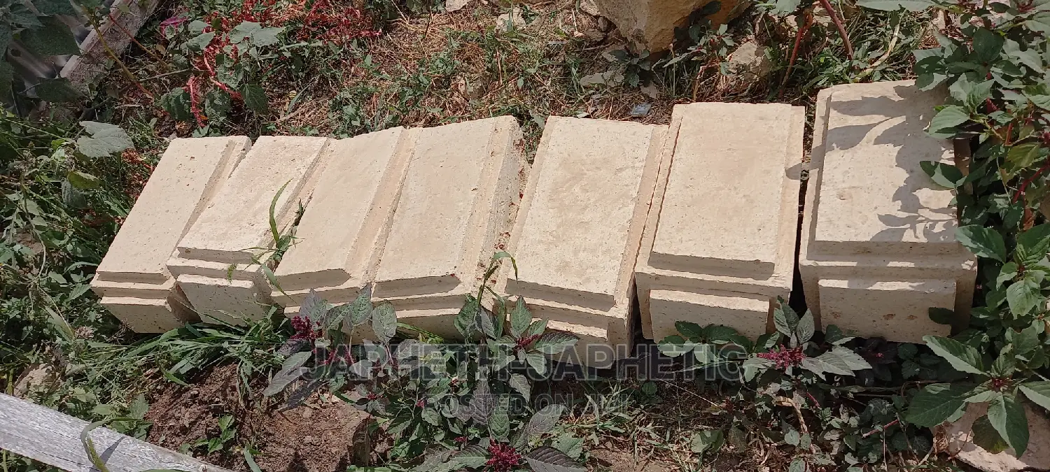 Any Shape Yellow/Brown Stones