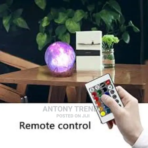 Portatable 3D Moon Lamp, 16 Colors