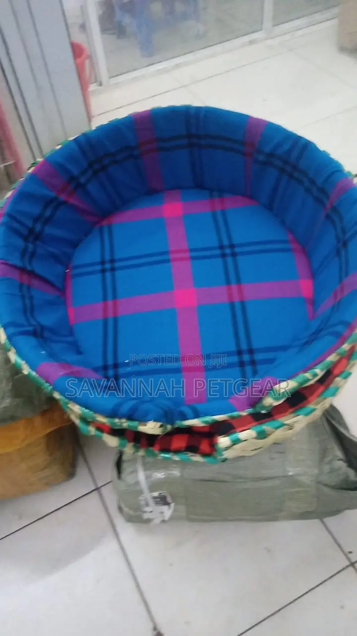 Locally Made Dog Beds - Medium (22" Inches Diameter)
