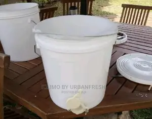 Plastic Honey Filtering Bucket With Honey Gate ( Minus Sieve