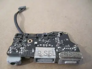 2011 A1369 13" Macbook Air Magsafe DC I/O Power Board USB Po