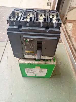 500A McCb 4 Pole