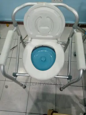 Commode Chair
