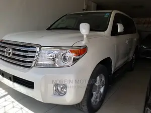 Toyota Land Cruiser 2014 White