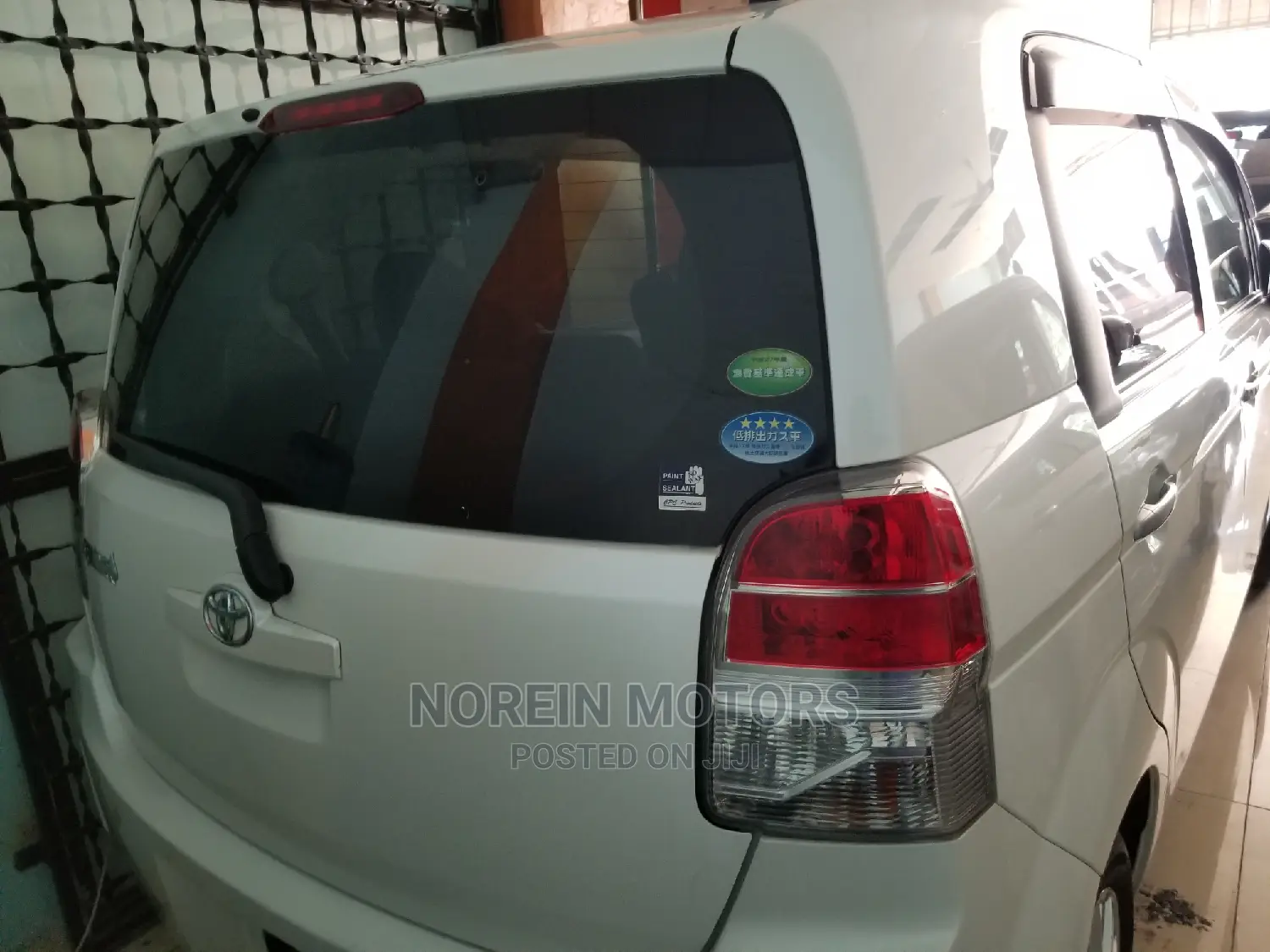 Toyota Porte 2015 Green