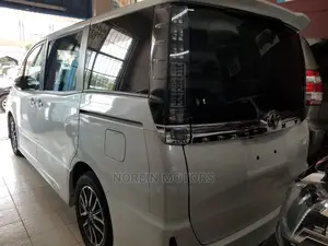 Toyota Voxy 2016 White