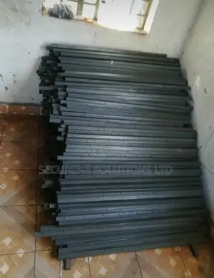 Strainer Poles Electric Fence