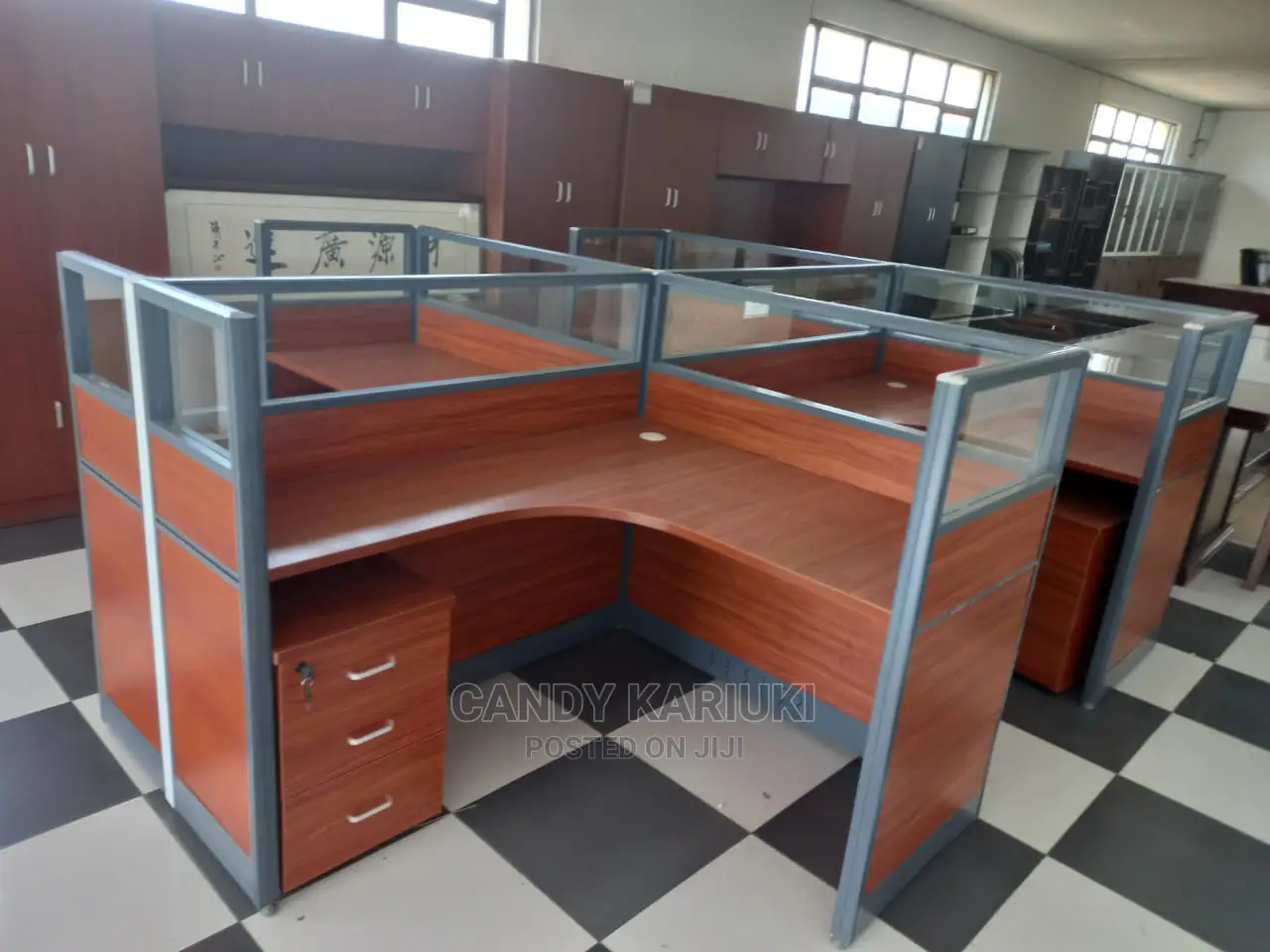 Spacious 4 Way Workstation