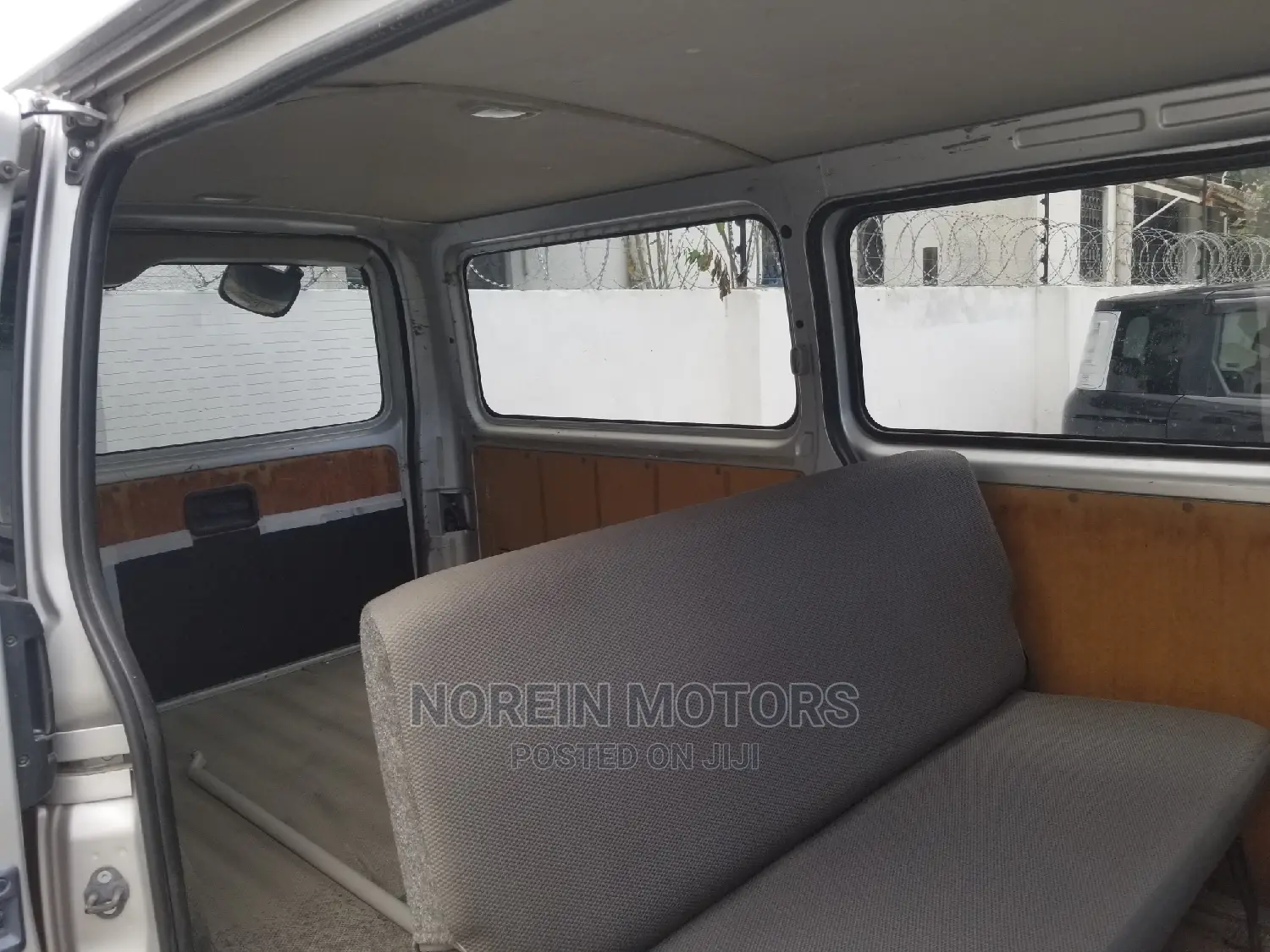 Toyota Hiace 2014