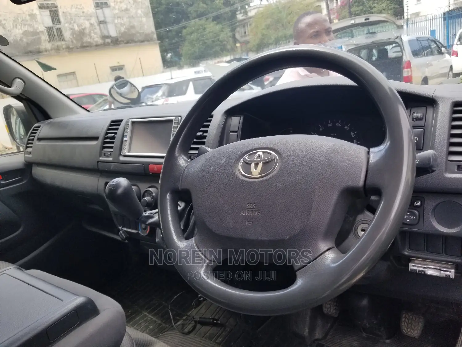 Toyota Hiace 2014