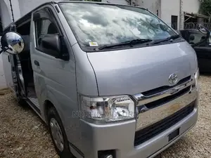 Toyota Hiace 2014