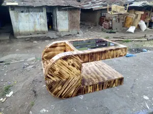 Classic Pallet Table With Glass Top