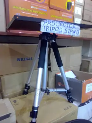 Tripod Projector Stand in Stock.Easy to Position Projector