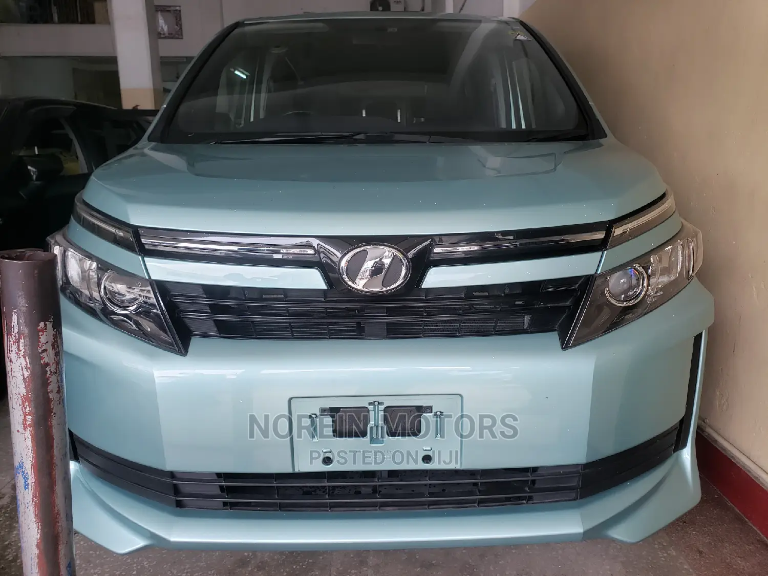 Toyota Voxy 2015 Blue