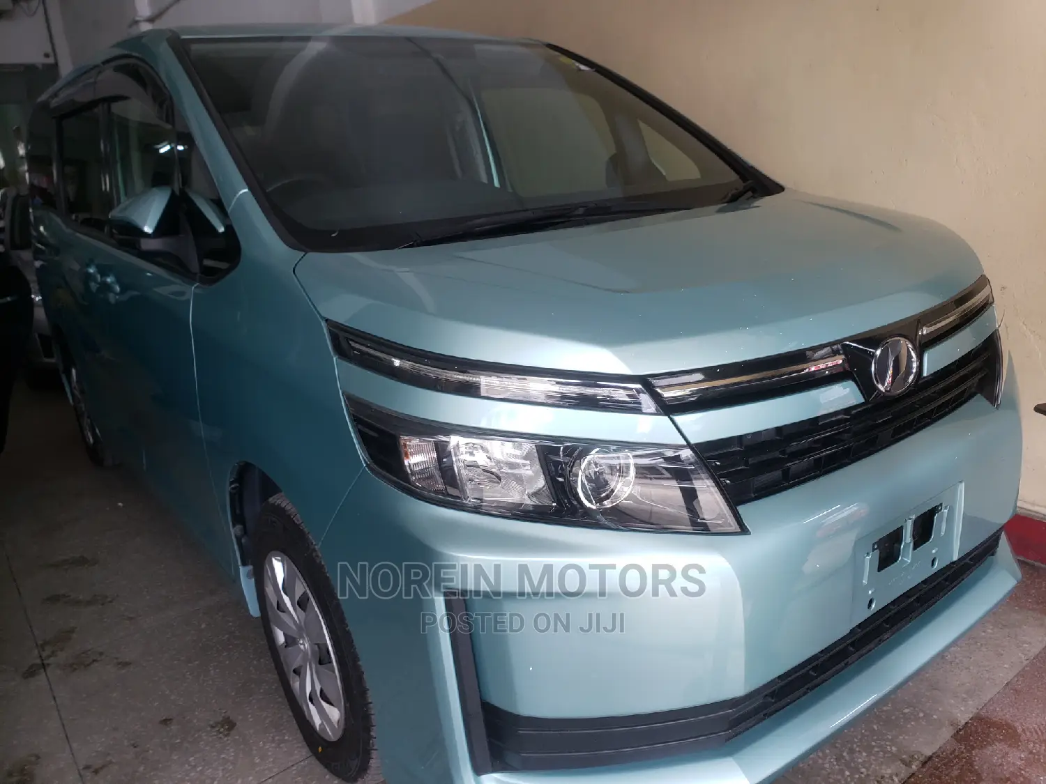 Toyota Voxy 2015 Blue