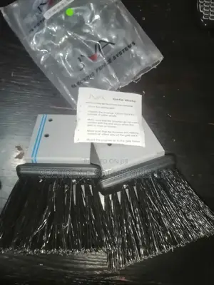 Automatic Gate, Gate Mate Brushes (Mr Sweepy)