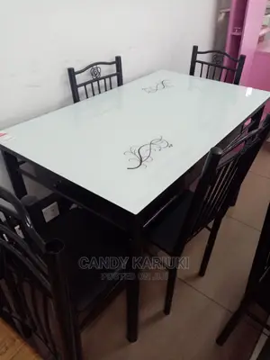 Spacious Dining Table Set