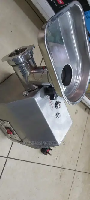 Meat Mincer. 60kg/Hour Capacity