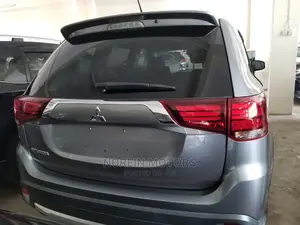 Mitsubishi Outlander 2014 Silver