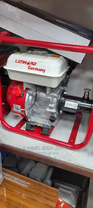 Lenhard Germany Conrete Vibrator+ Free Poker 8.5hp
