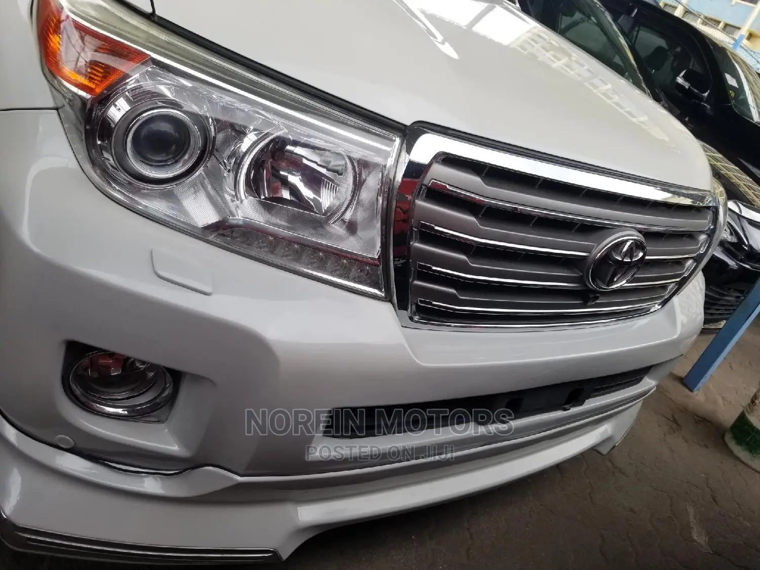 Toyota Land Cruiser 2016 White