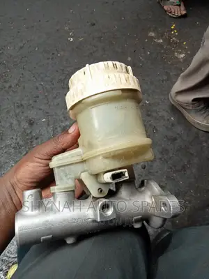Brake Master Cylinder L200