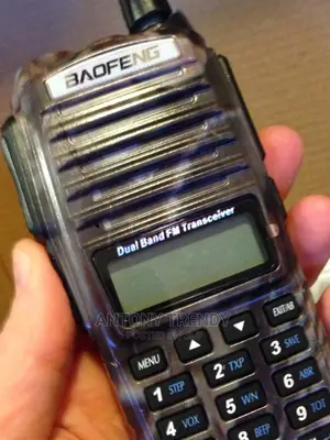 Uv-82 VHF/Uhf Dual Band Handheld Transceiver