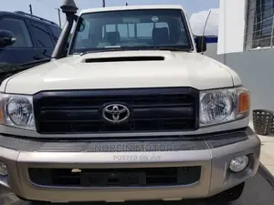 Toyota Land Cruiser 2015 White