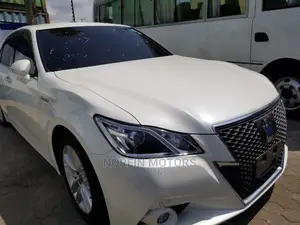 Toyota Crown 2014 White