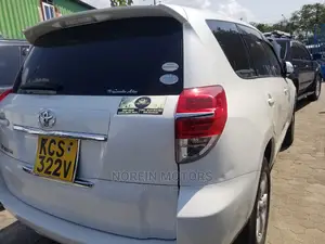Toyota Vanguard 2012 Pearl