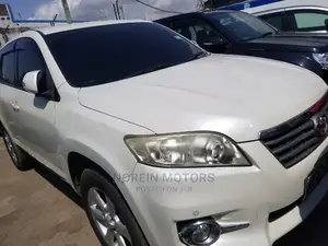 Toyota Vanguard 2012 Pearl