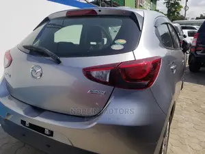 Mazda Demio 2015 Gold