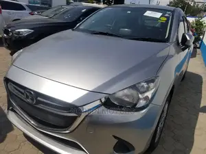 Mazda Demio 2015 Gold