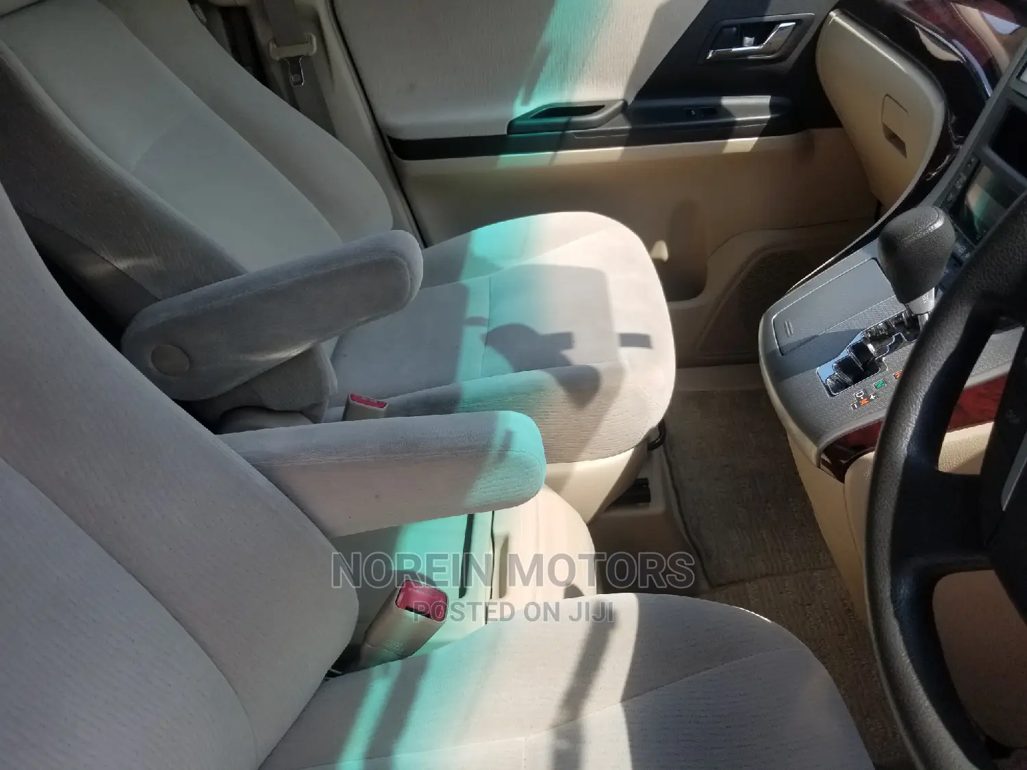 Toyota Alphard 2014 White