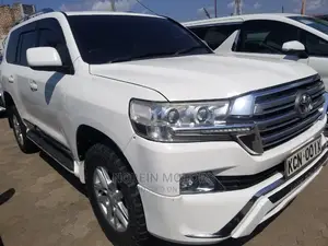 Toyota Land Cruiser 2010 Pearl