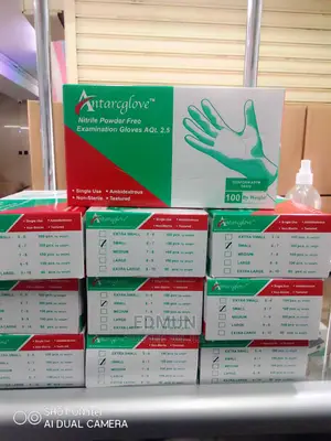 Nitrile Examination Gloves Wholesale(100 Pieces)