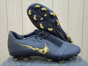 Nike Phantom Football Shoes Boots