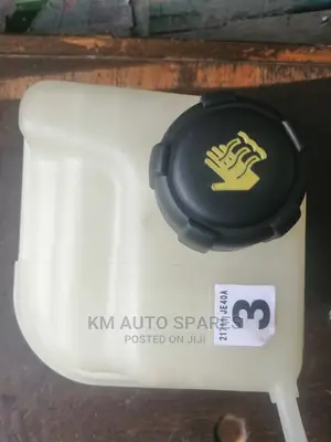 Nissan Dualis Coolant Tank.