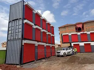 Container Stalls Stuck Together
