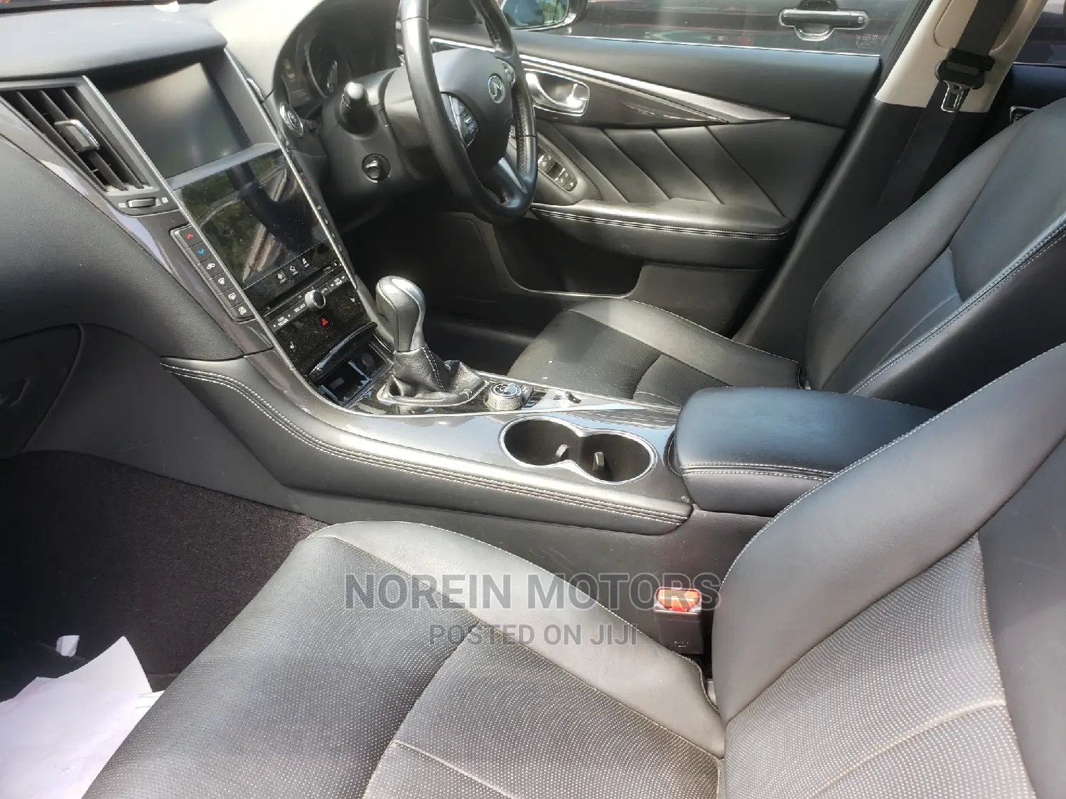 Nissan Skyline 2015 Red