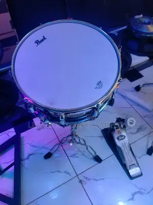 Pearl Snare Drum