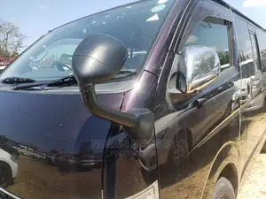Toyota HiAce 2015