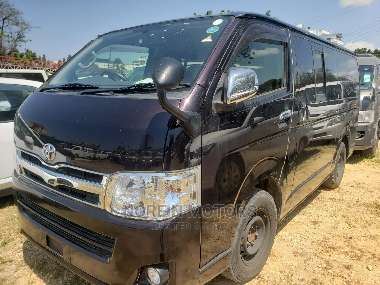 Toyota HiAce 2015